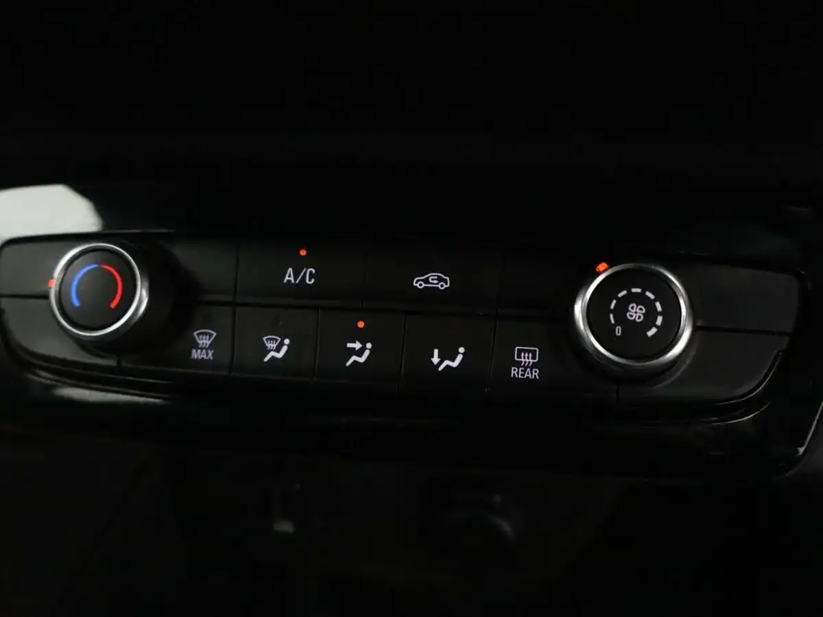 2020-vauxhall-corsa-12i-se-big-14