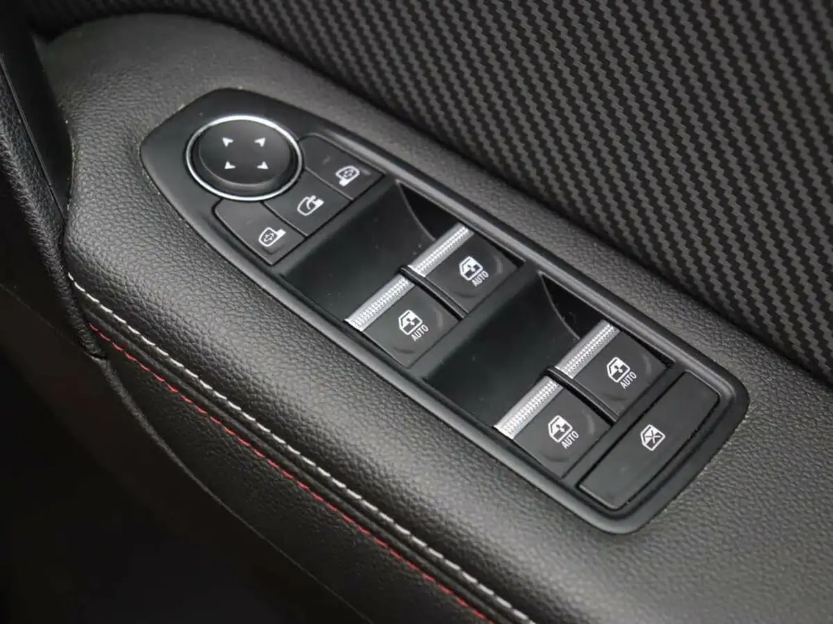 2022-renault-captur-13-tce-rs-line-big-27