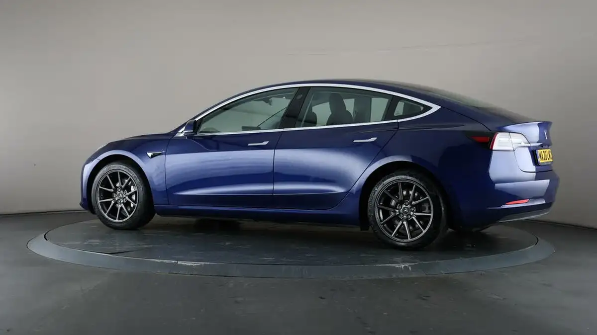 2020-tesla-model-3-e-long-range-big-74