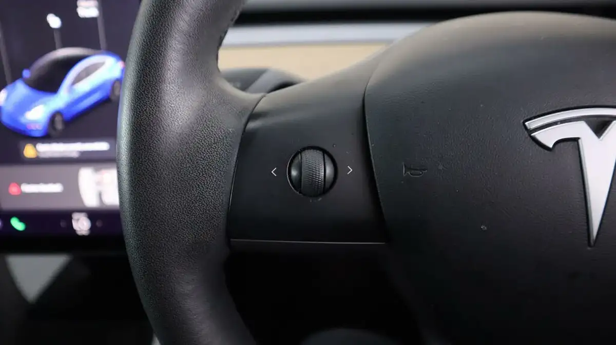 2020-tesla-model-3-e-long-range-big-22