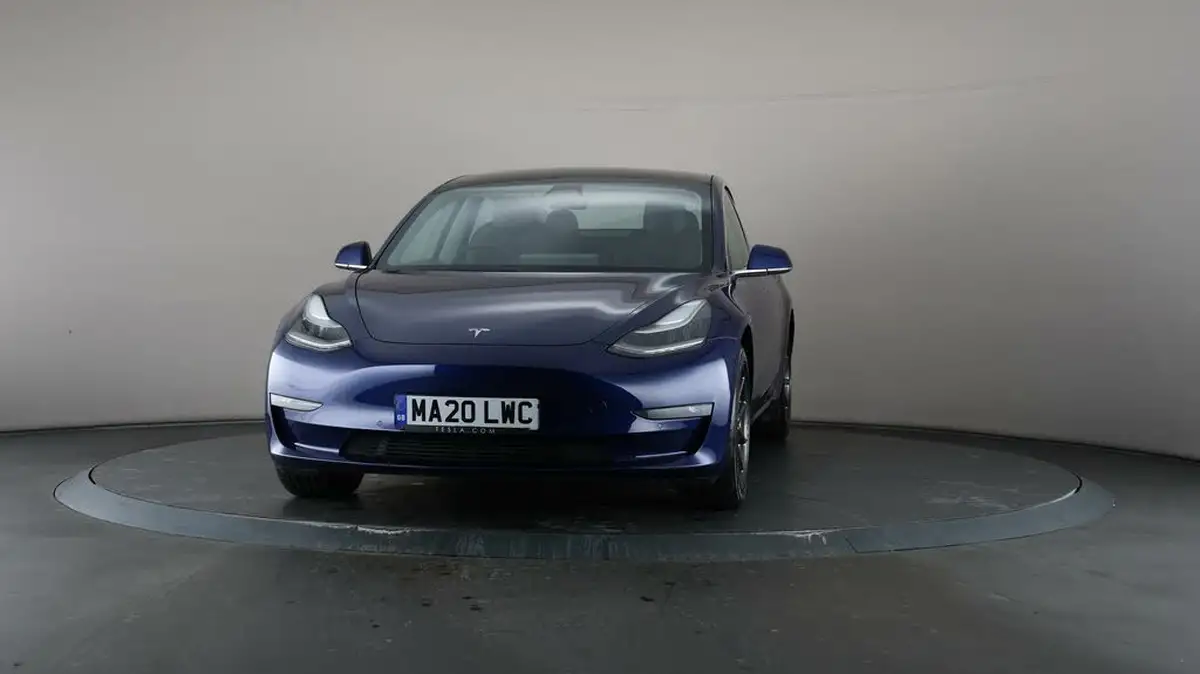 2020-tesla-model-3-e-long-range-big-46
