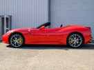 2010-ferrari-california-43-small-4