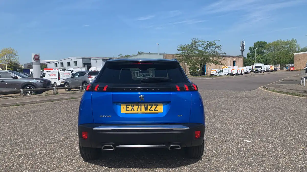 2021-peugeot-2008-suv-12-puretech-gt-eat8-big-8