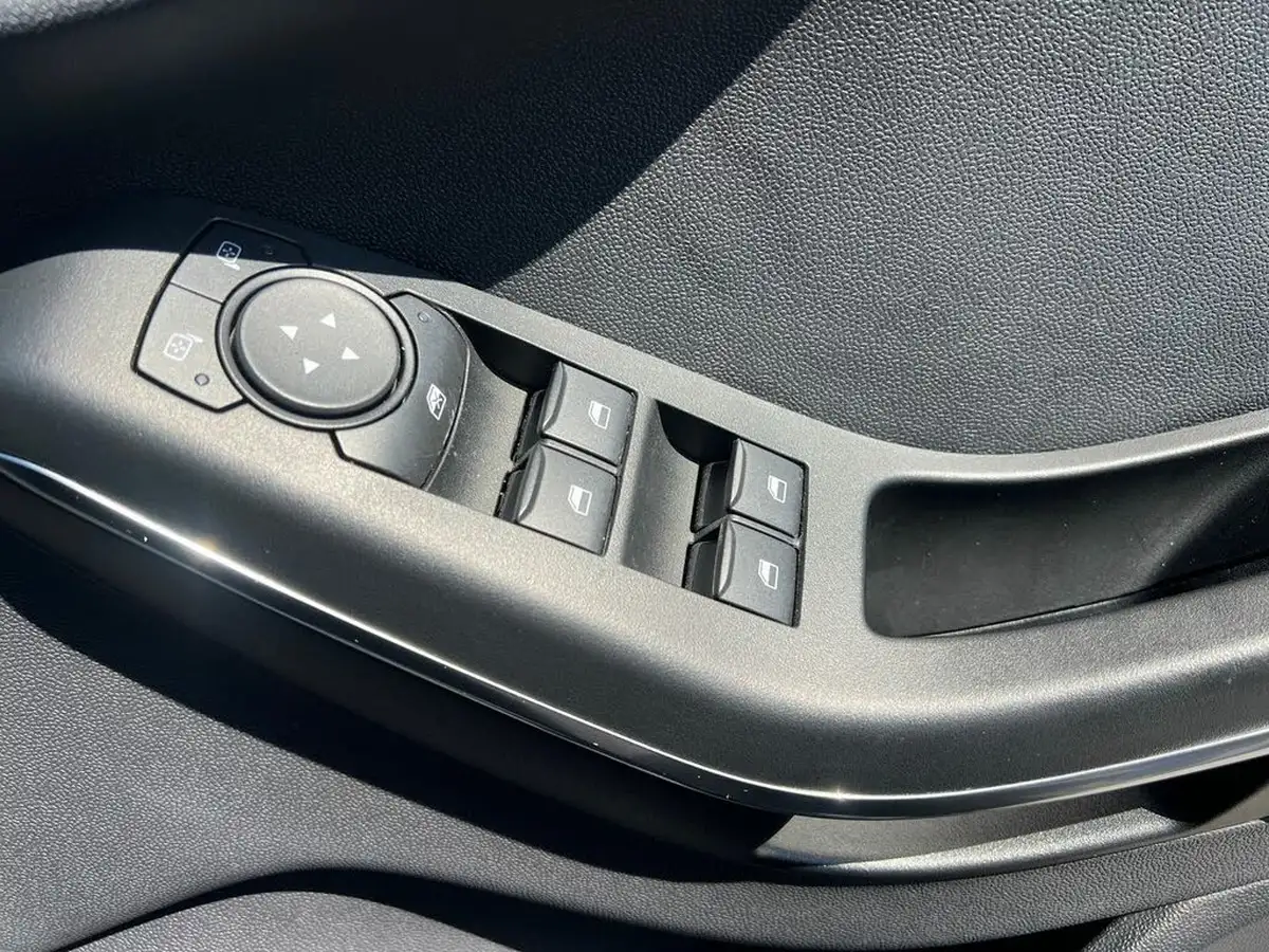 2022-ford-fiesta-10t-active-125ps-hybrid-mhev-powershift-big-24