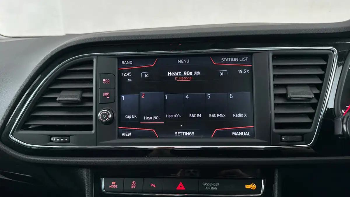 2019-seat-leon-15-tsi-evo-fr-black-edition-150ps-estate-big-16