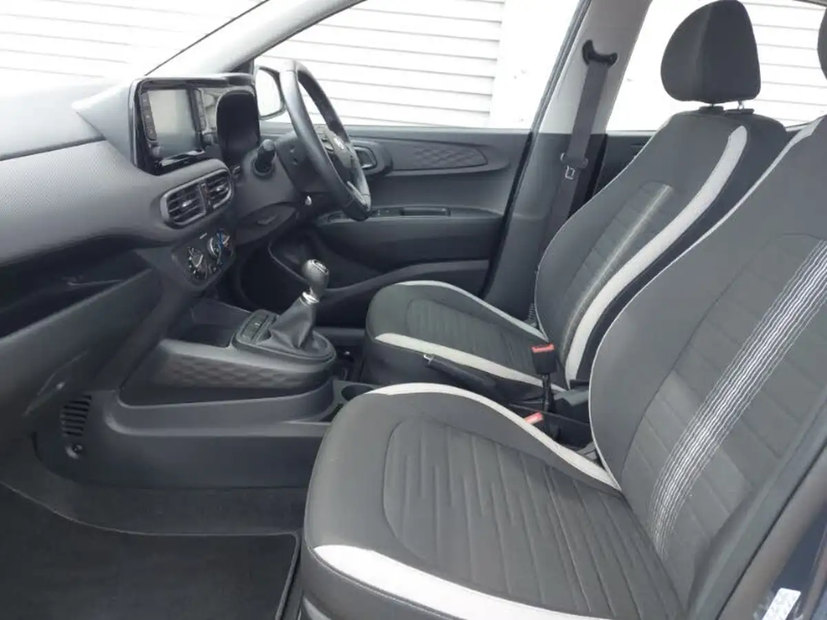 2021-hyundai-i10-10-se-connect-big-4