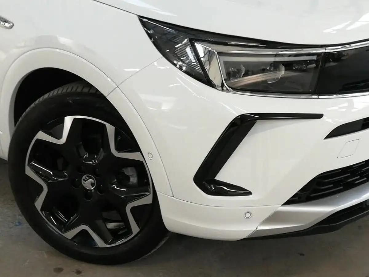 2023-vauxhall-grandland-12-ultimate-130ps-auto-big-8