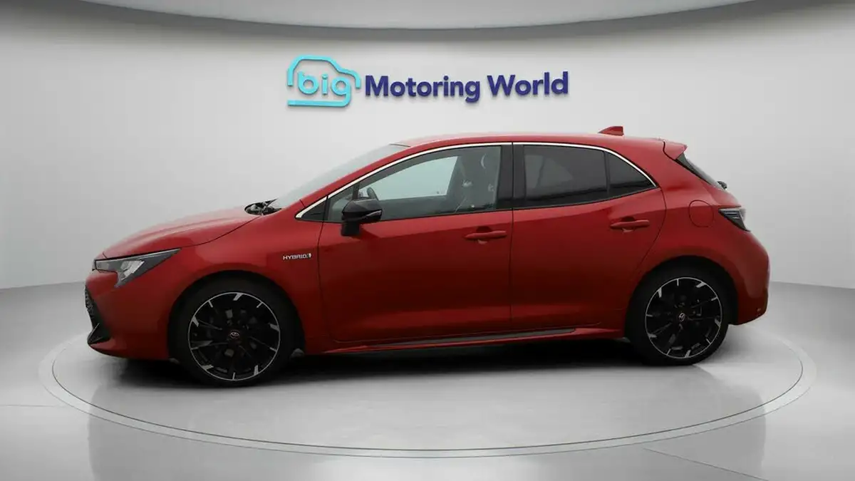 2021-toyota-corolla-18-vvt-i-gr-sport-trk-hatchback-big-4