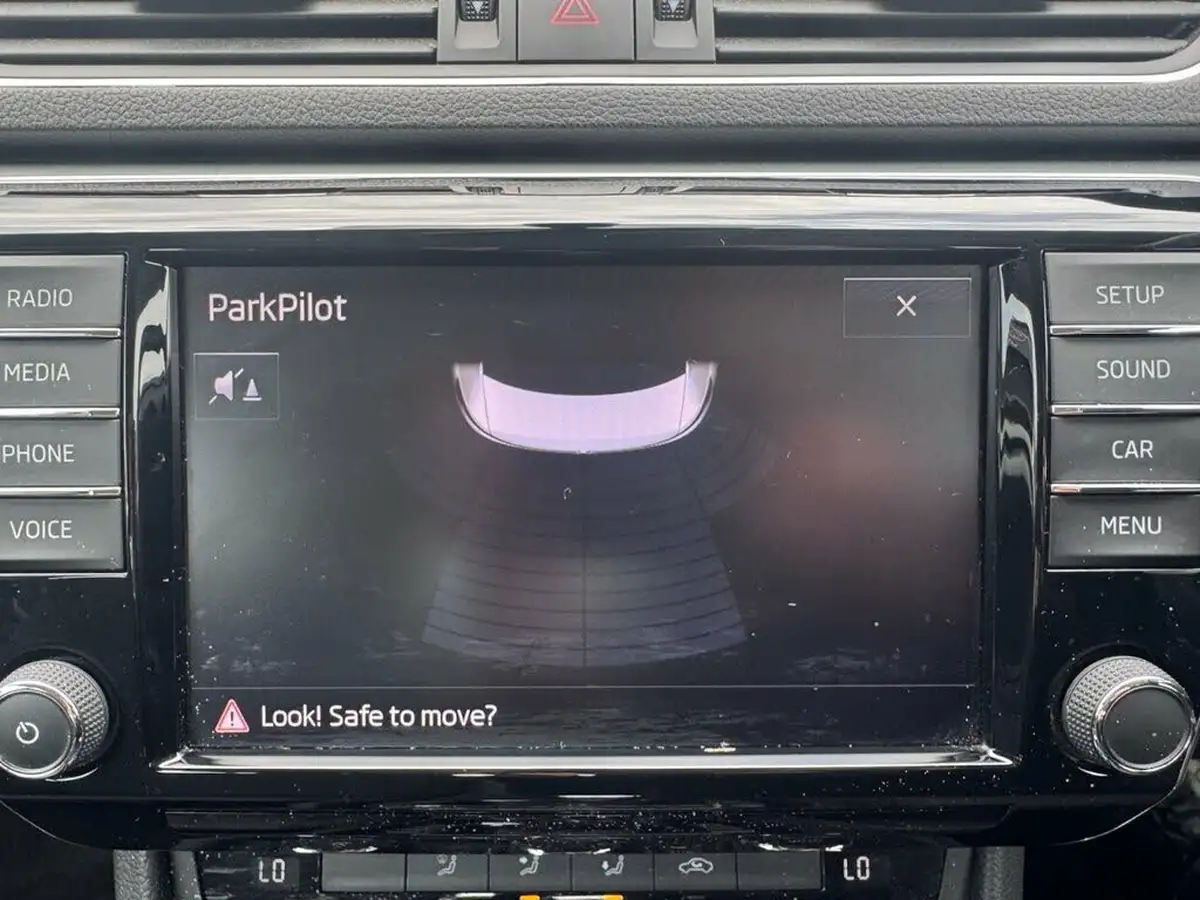 2018-skoda-superb-20tdi-scr-se-hatchback-dsg-big-16
