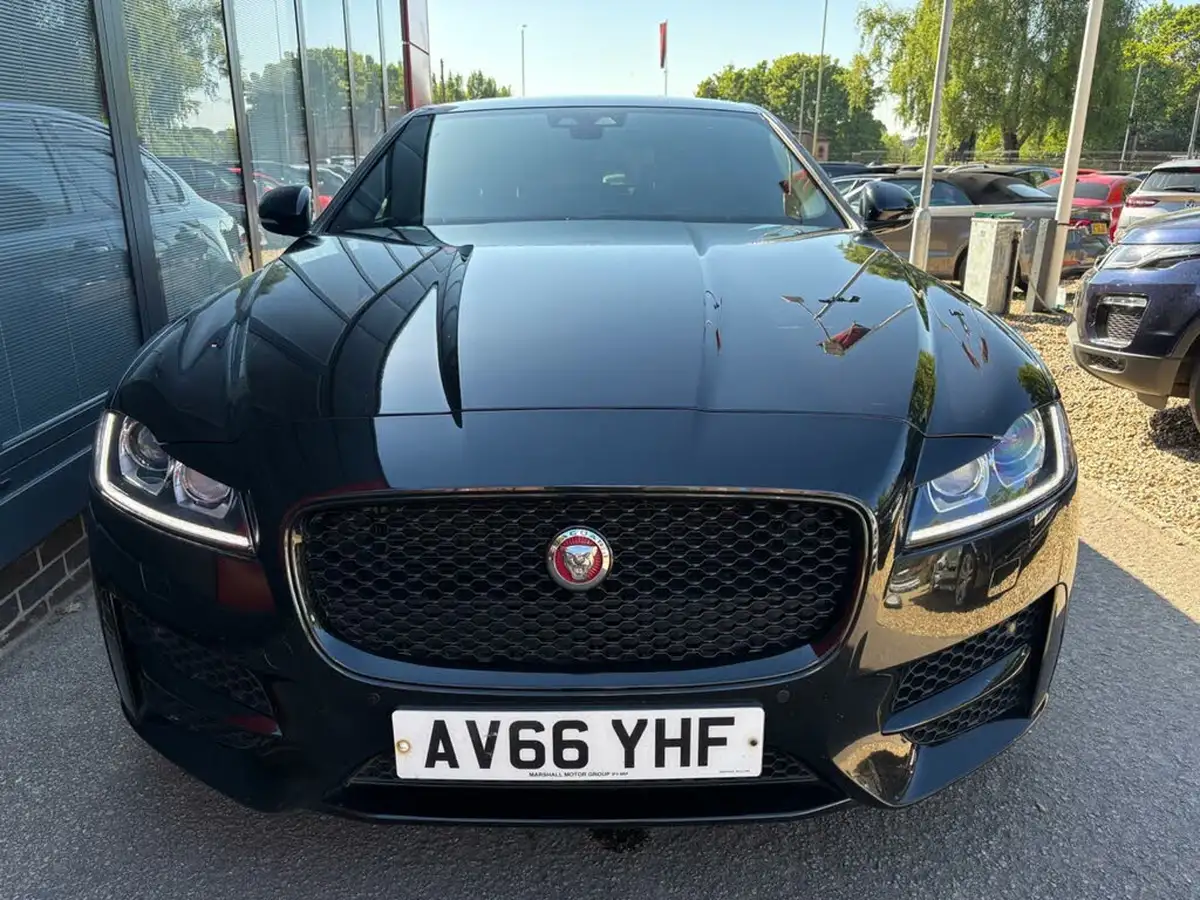 2016-jaguar-xf-20td-r-sport-180ps-auto-big-9
