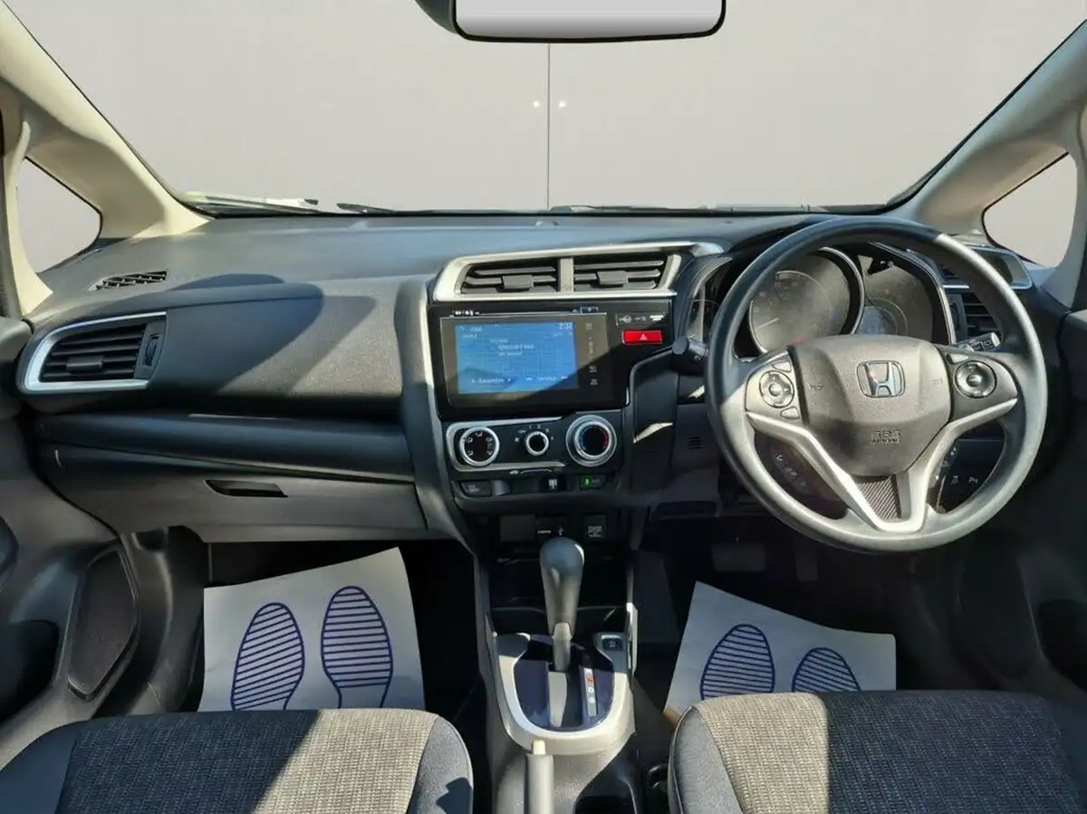 2017-honda-jazz-13-i-vtec-se-cvt-big-4
