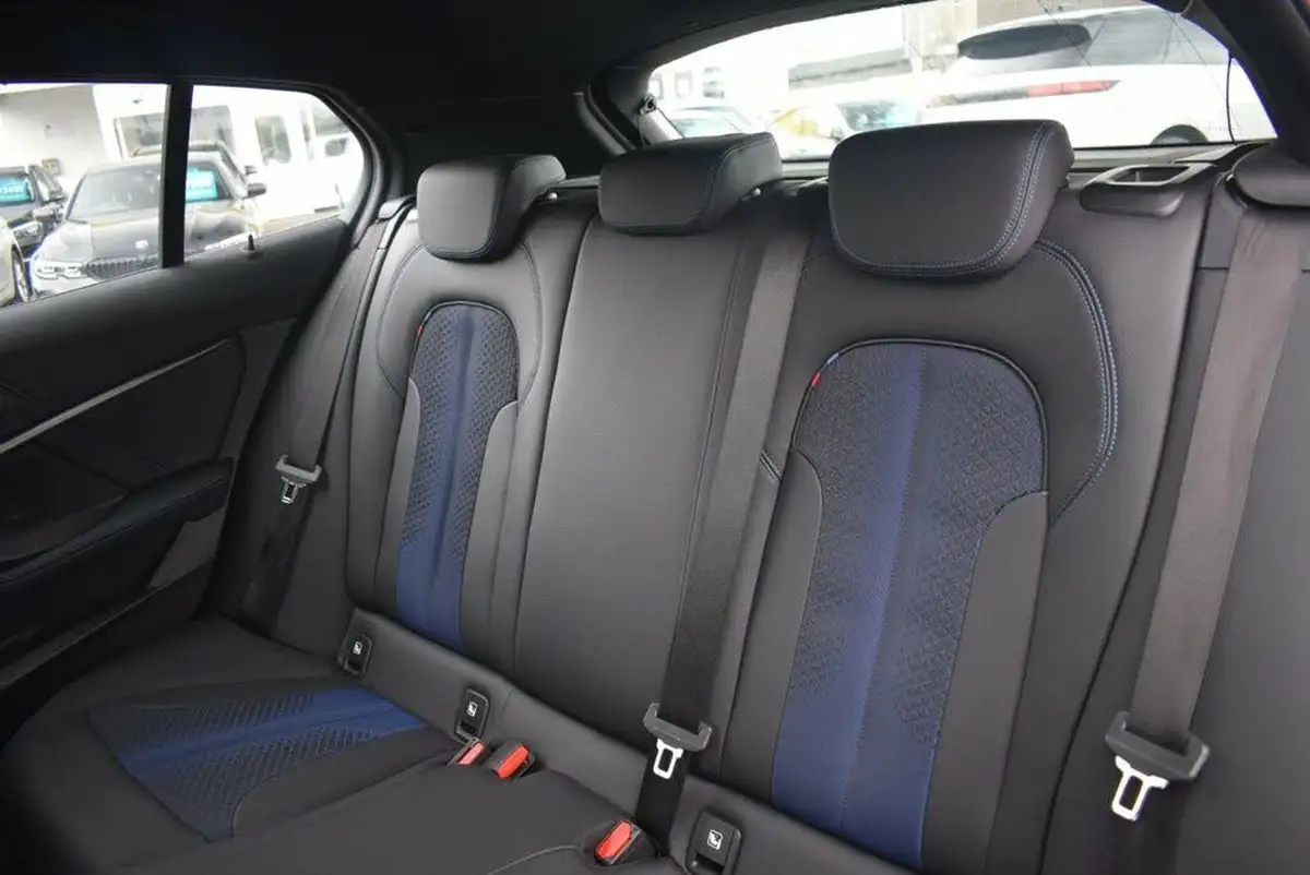 2022-bmw-1-series-15-118i-m-sport-lcp-dct-big-9