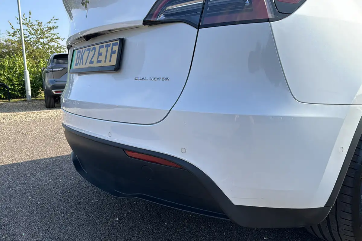 2022-tesla-model-y-e-long-range-big-28