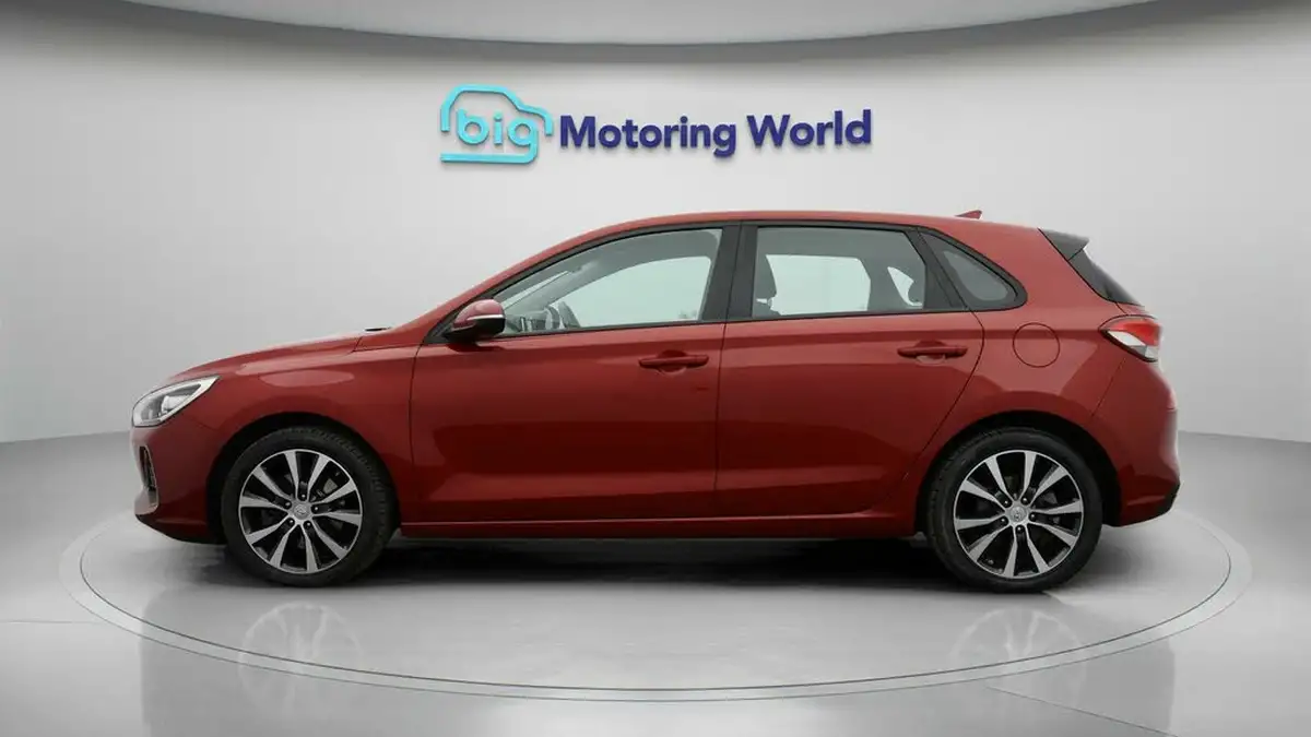 2018-hyundai-i30-14-t-gdi-se-nav-blue-drive-isg-hatchback-dct-big-3