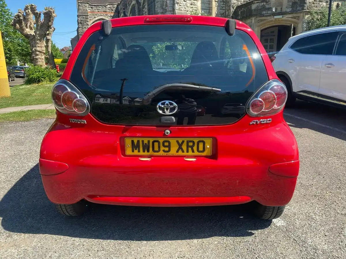 2009-toyota-aygo-10-aygo-3d-big-8