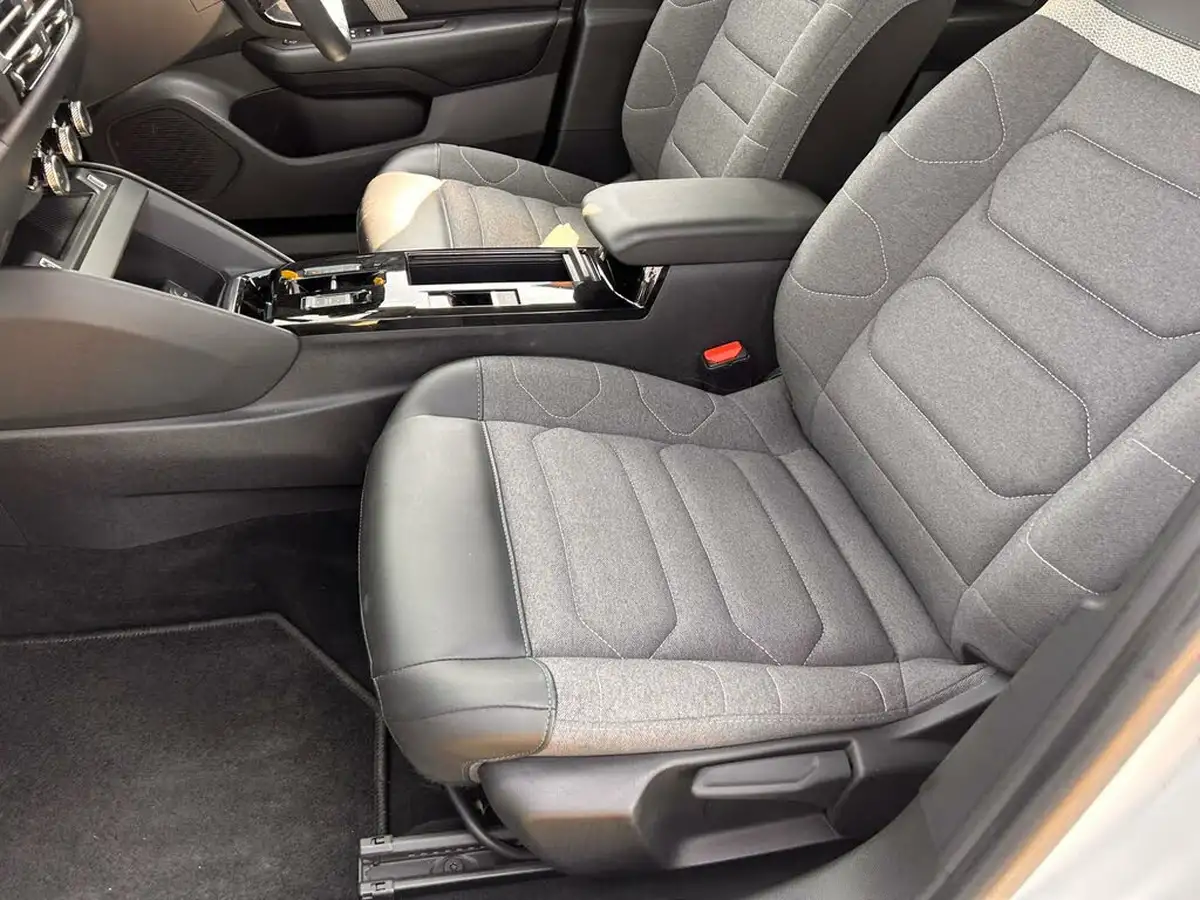 2022-citroen-c4-12-puretech-sense-plus-eat8-big-16