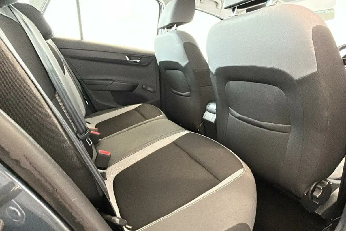 2015-skoda-fabia-12-tsi-se-109ps-estate-big-15
