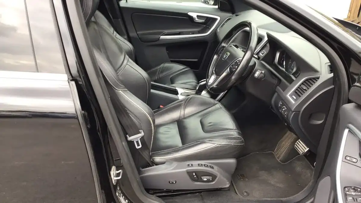 2015-volvo-xc60-24td-d4-r-design-lux-190bhp-nav-ss-geartronic-big-2