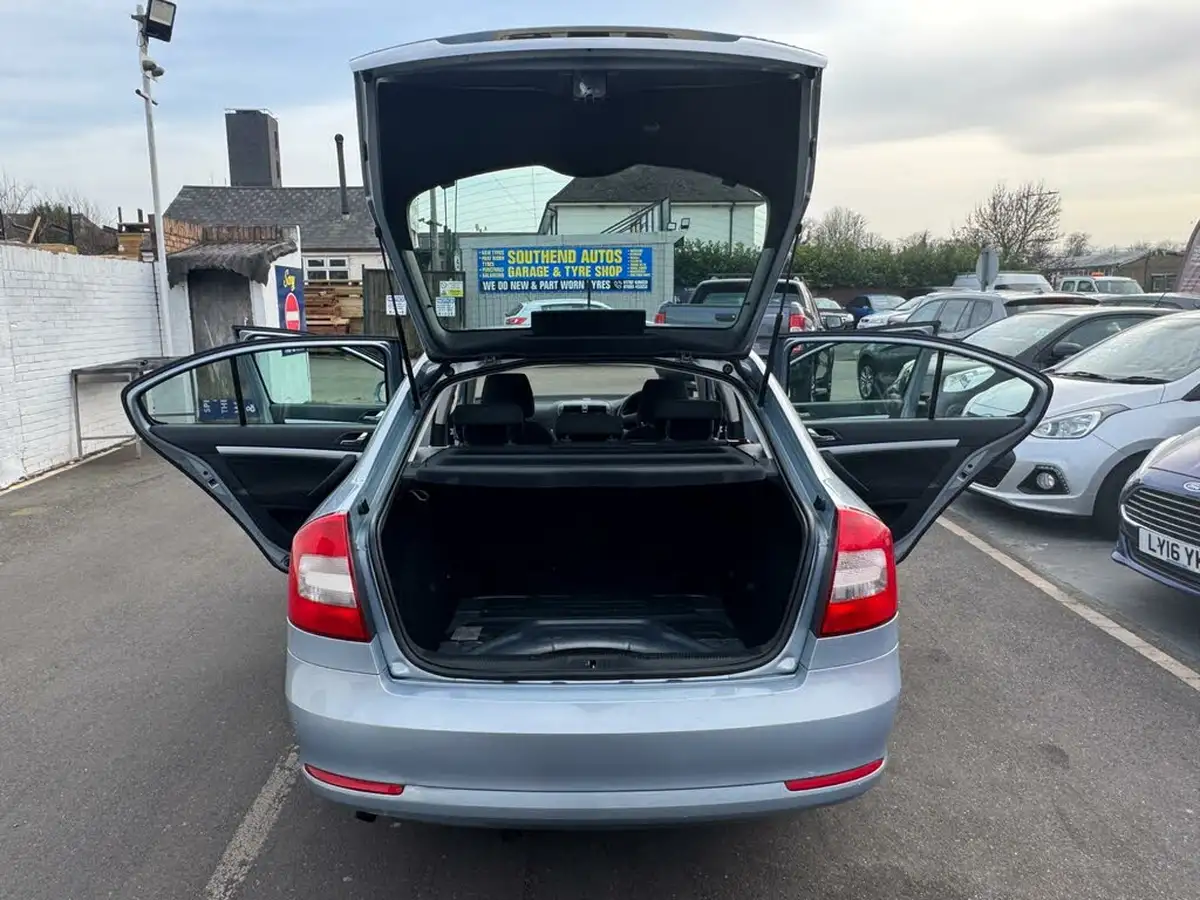 2011-skoda-octavia-16-se-hatchback-big-58