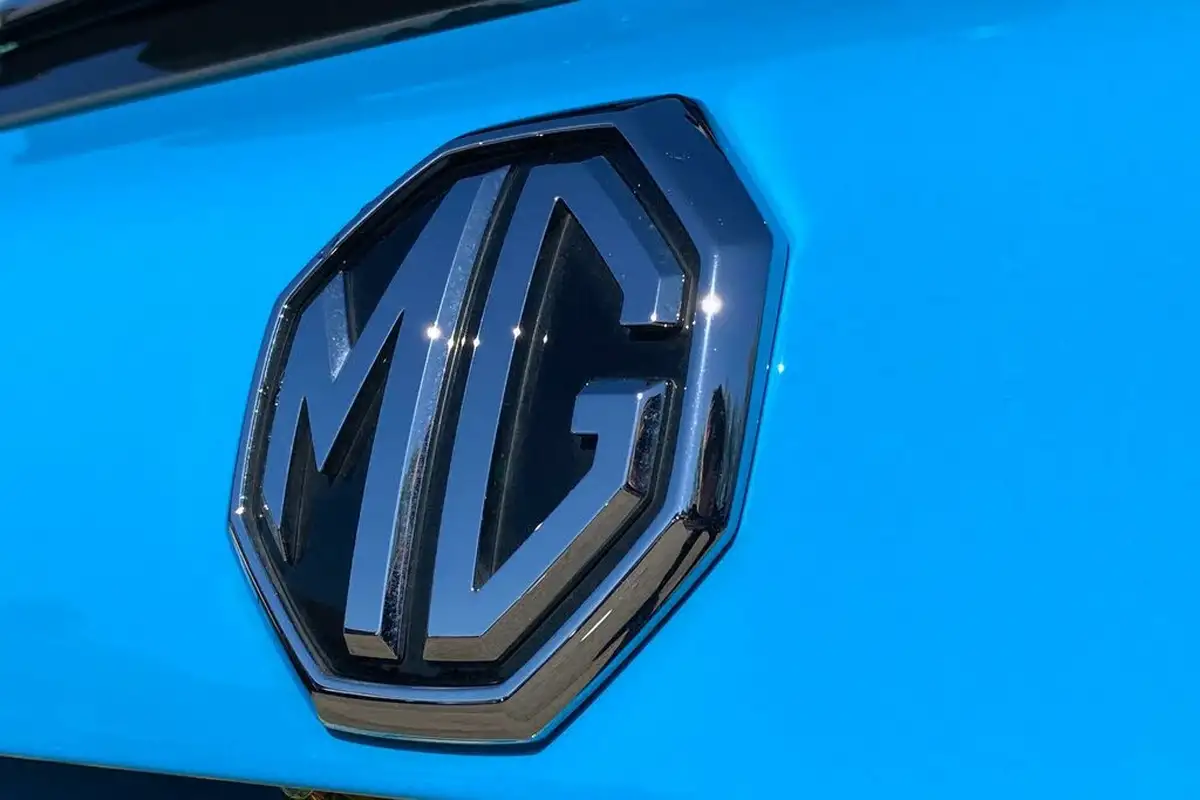 2024-mg-hs-15t-gdi-se-162ps-1490cc-dct-big-36