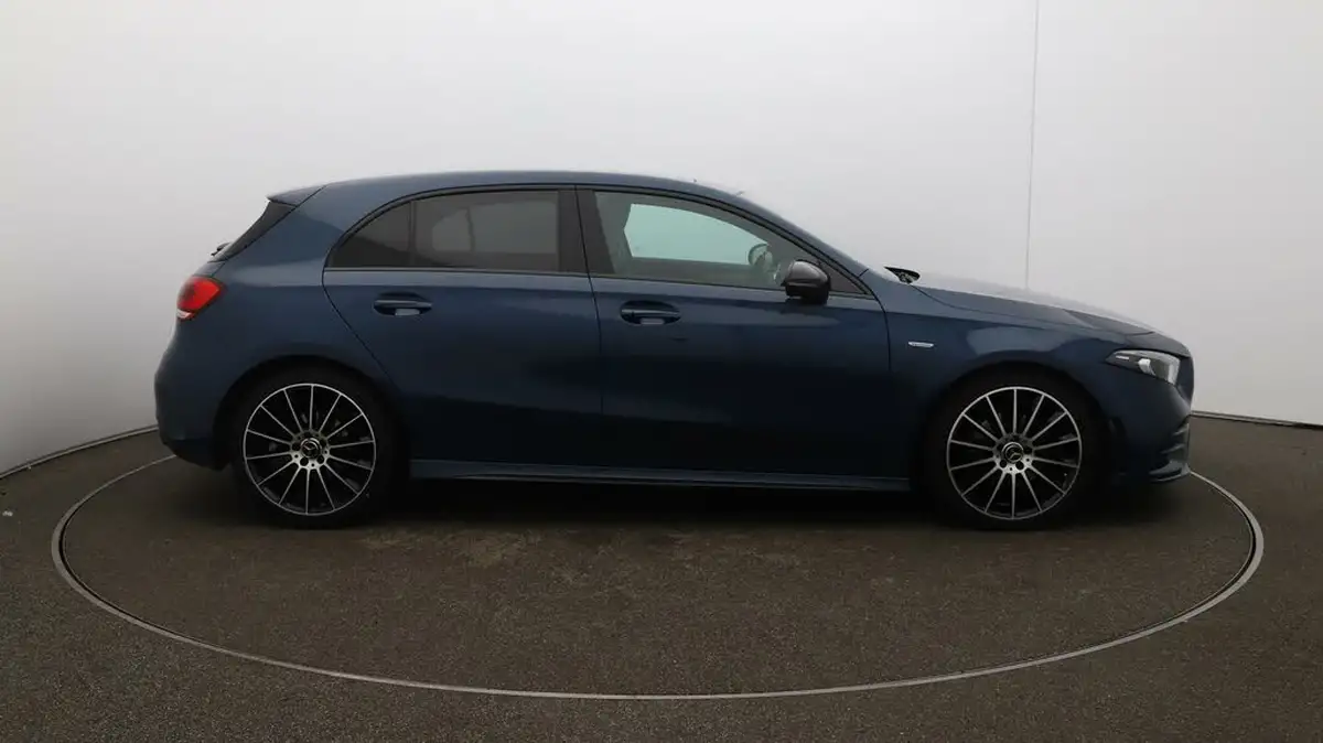 2020-mercedes-benz-a-class-20d-a200d-exclusive-edition-big-51