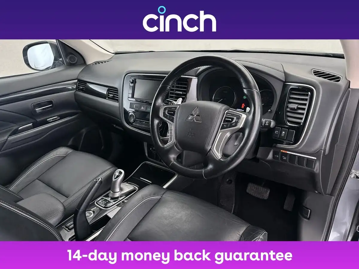 2016-mitsubishi-outlander-20-gx4h-phev-big-11