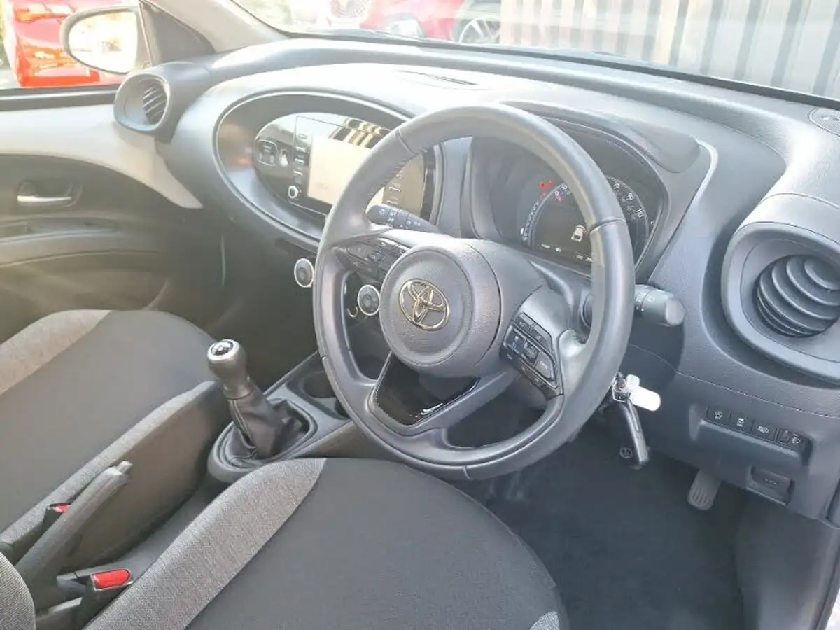 2022-toyota-aygo-x-10-vvt-i-pure-big-9