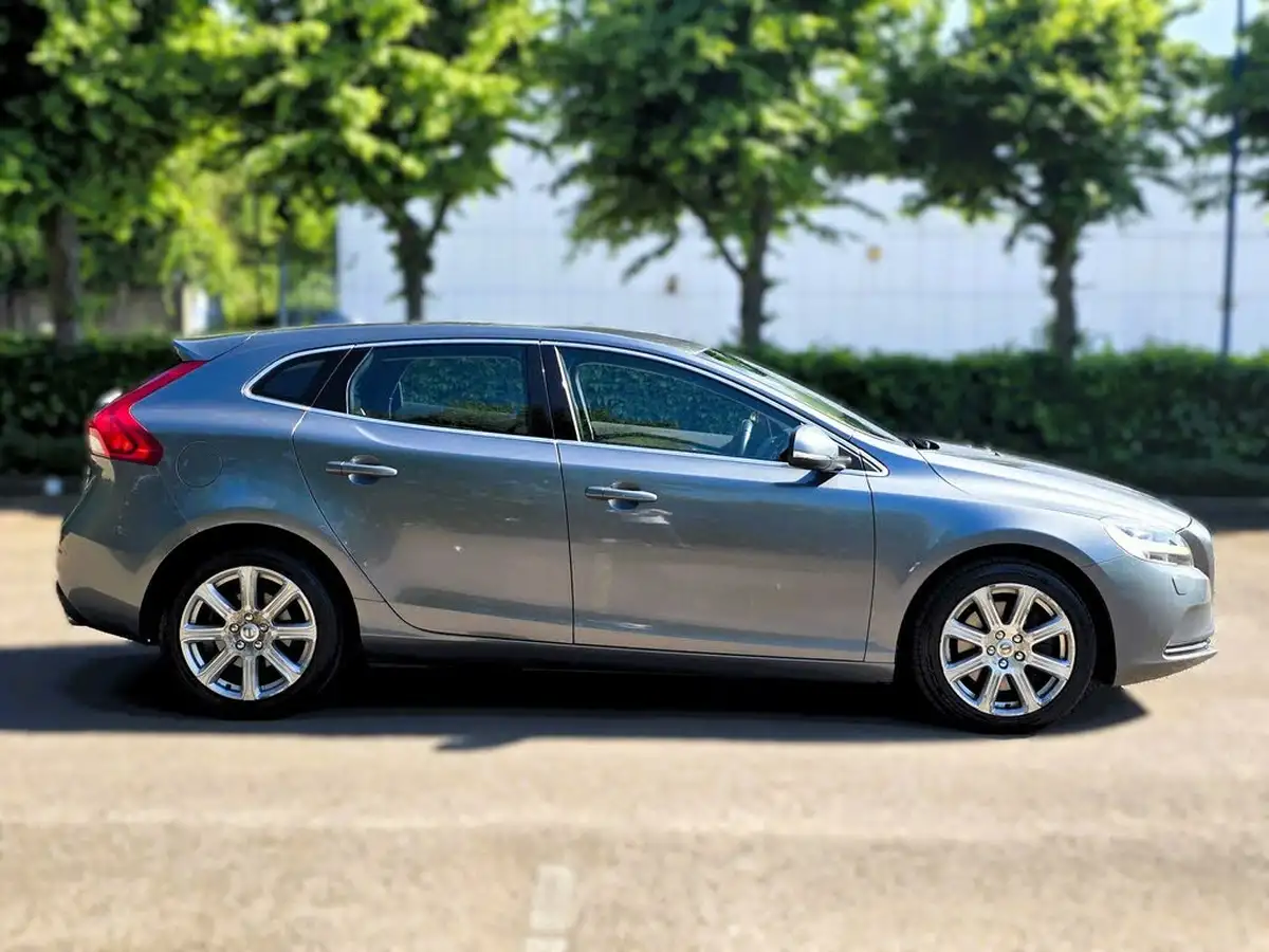2016-volvo-v40-20td-d3-inscription-geartronic-big-14
