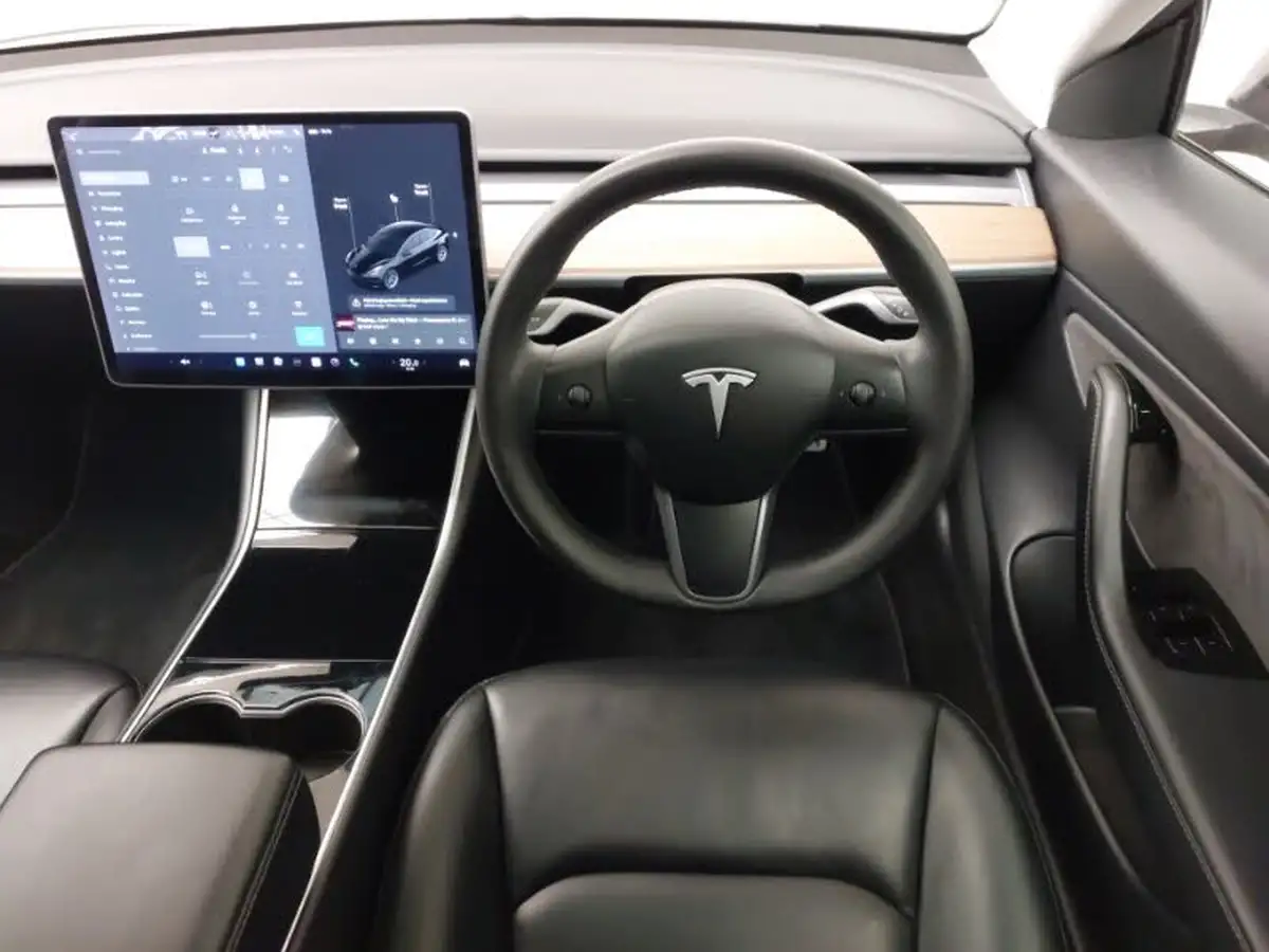 2020-tesla-model-3-e-long-range-big-6