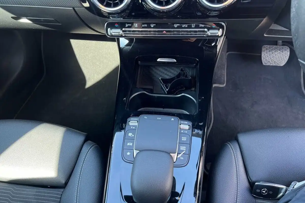2021-mercedes-benz-a-class-13-a200-sport-executive-hatchback-5d-7g-dct-big-32