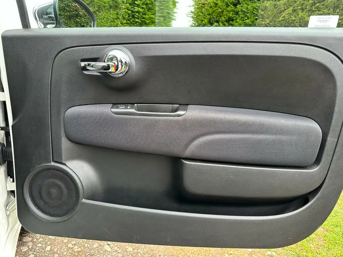 2021-fiat-500-10-lounge-big-31