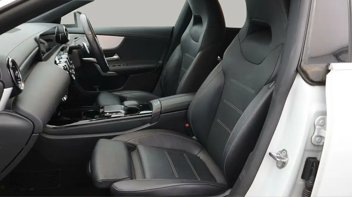2020-mercedes-benz-cla-13-cla-180-amg-line-coupe-4d-big-14