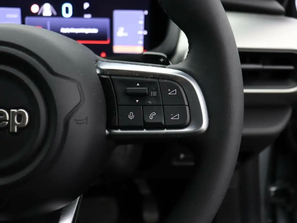 2024-jeep-avenger-12-gse-summit-e-hybrid-48v-auto-big-35