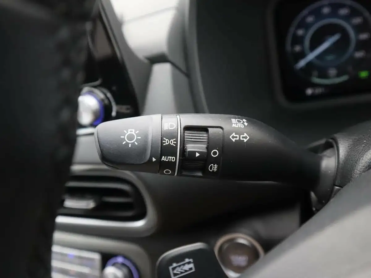 2022-hyundai-kona-e-premium-204ps-64kwh-7kw-obc-big-41