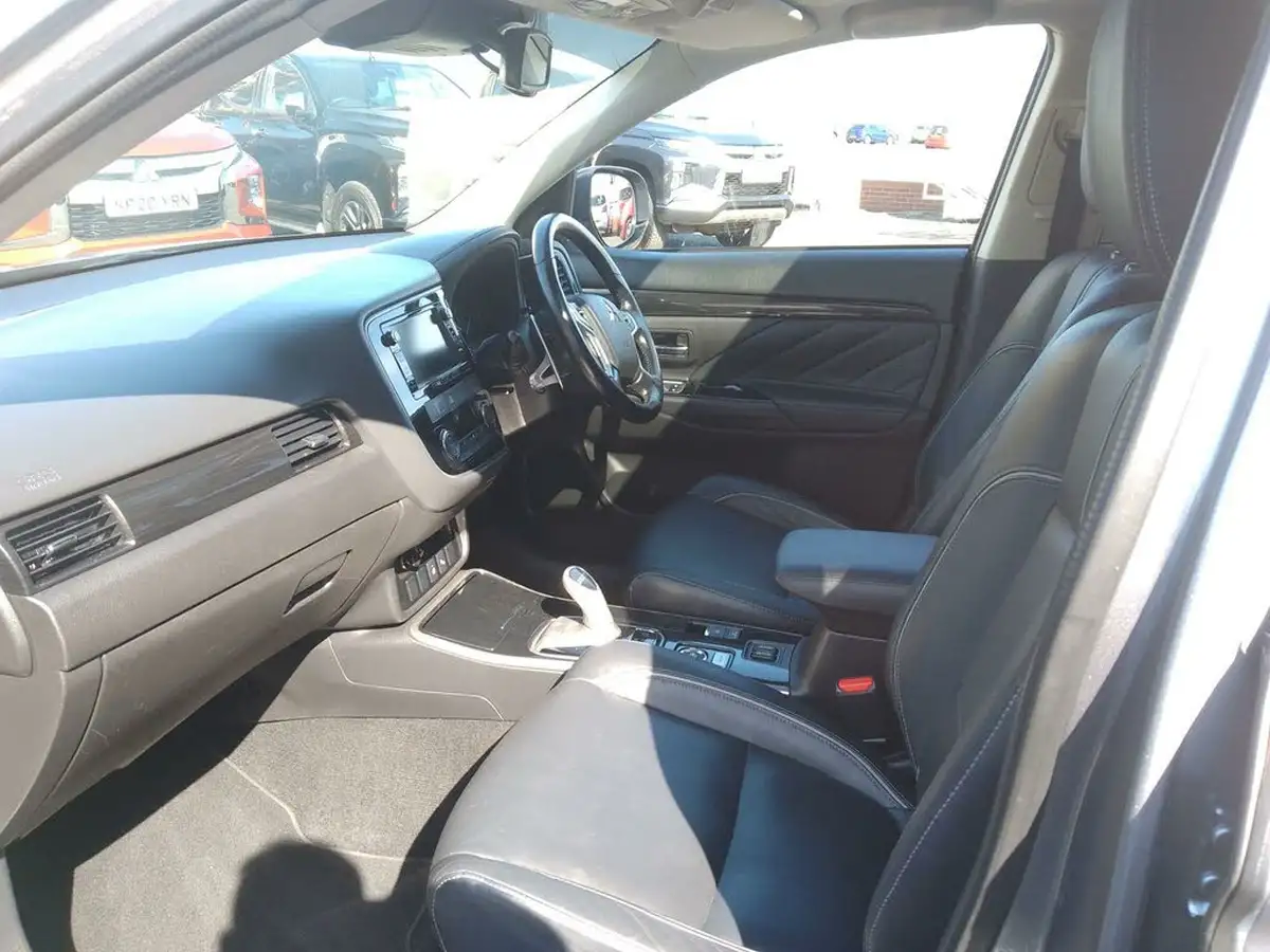2017-mitsubishi-outlander-20-4hs-phev-5st-big-53