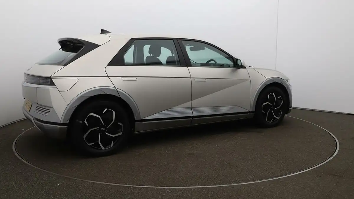2022-hyundai-ioniq-5-e-premium-217ps-73kwh-rwd-big-49