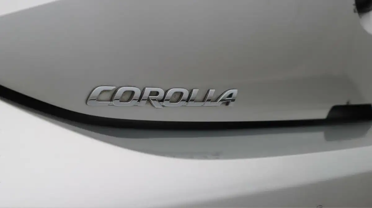 2021-toyota-corolla-18-vvt-i-design-spare-wheel-hatchback-5d-big-20