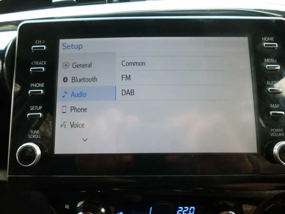 2021-toyota-hi-lux-24d-4d-invincible-150hpeu6d-big-39