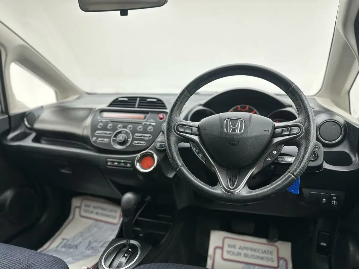 2012-honda-jazz-14-ex-cvt-big-22