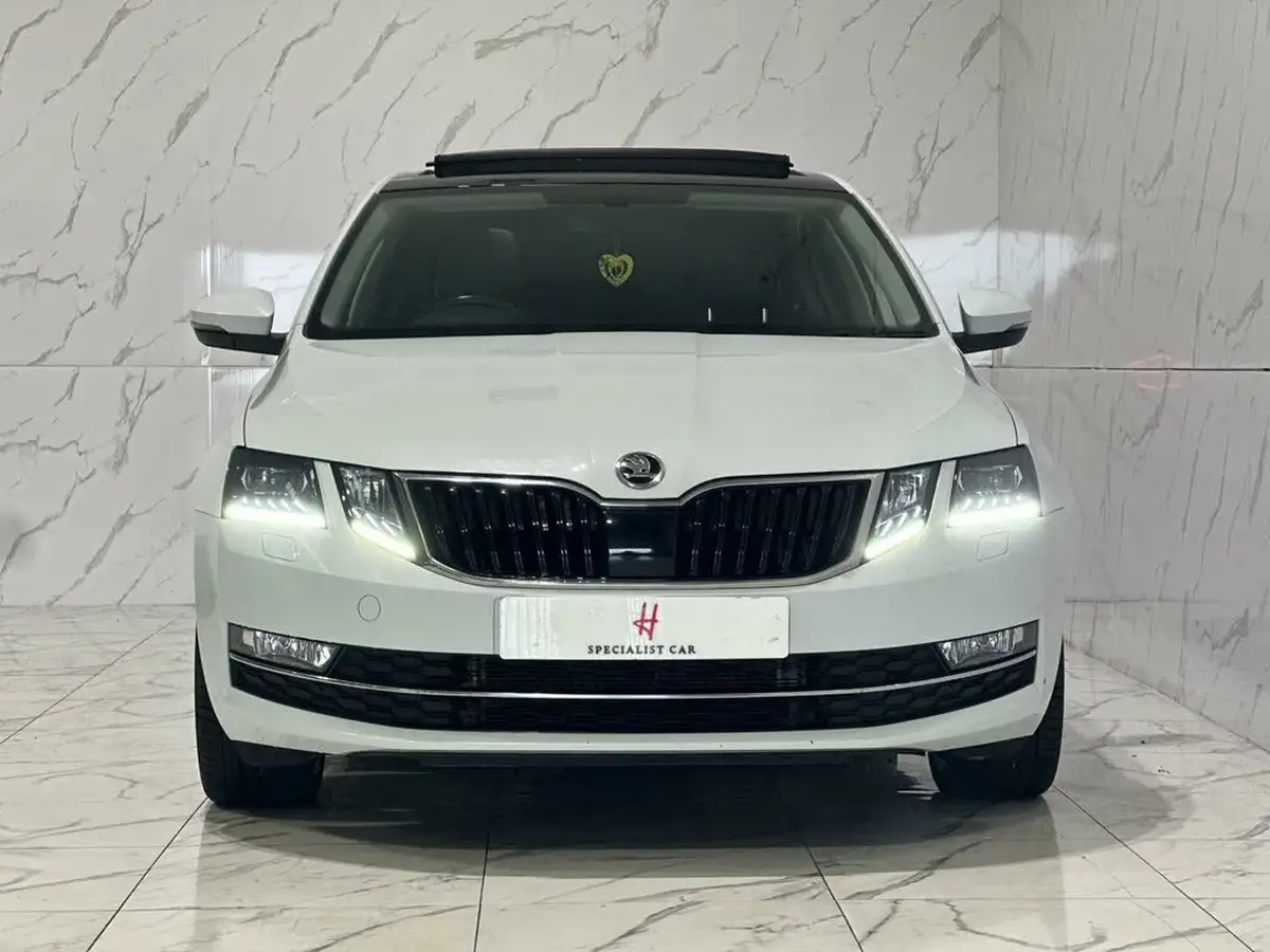 2017-skoda-octavia-20tdi-se-l-hatchback-big-4
