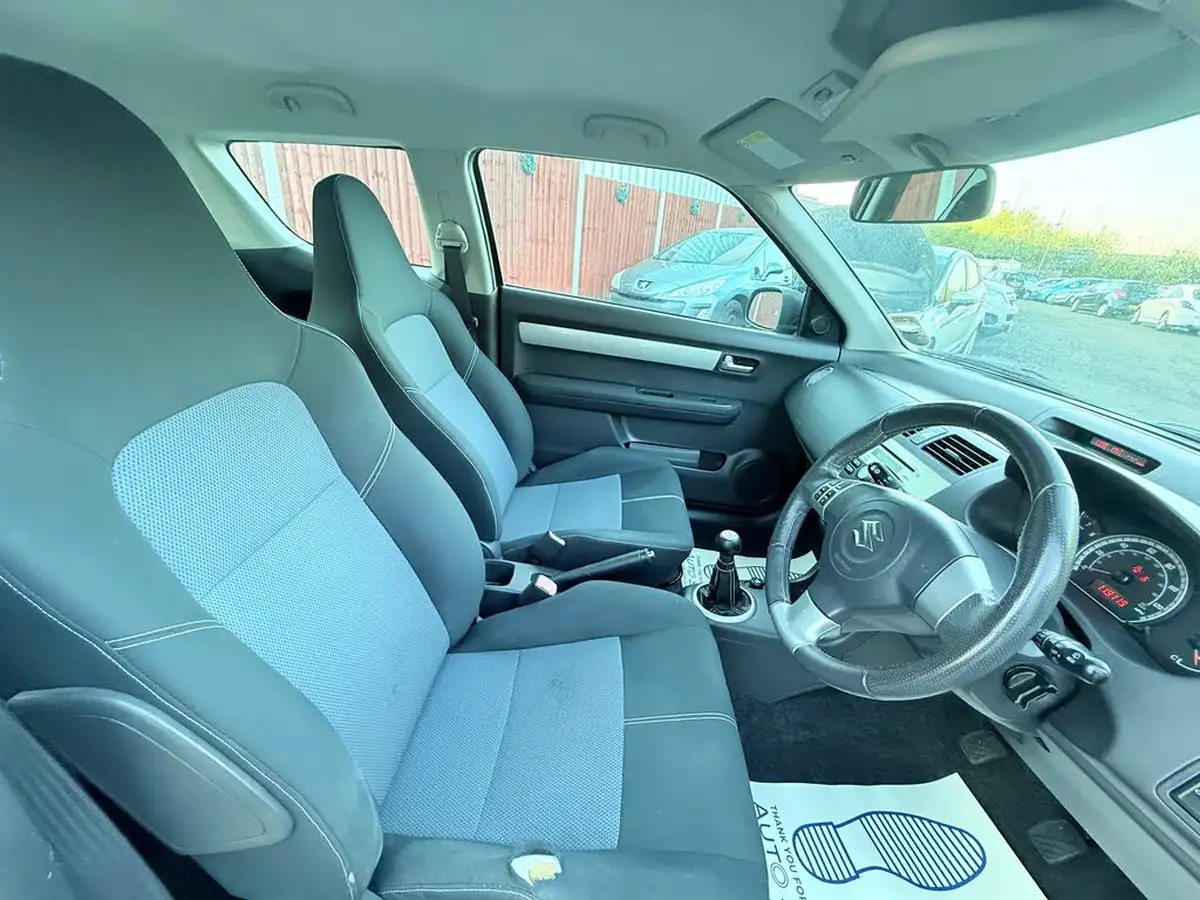2009-suzuki-swift-13-attitude-big-15