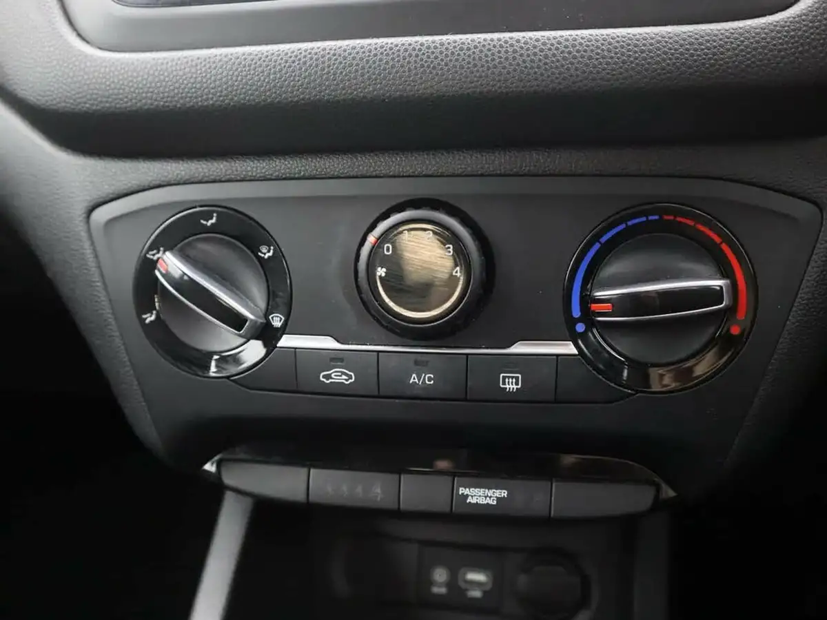2017-hyundai-i20-10-t-gdi-turbo-edition-big-27