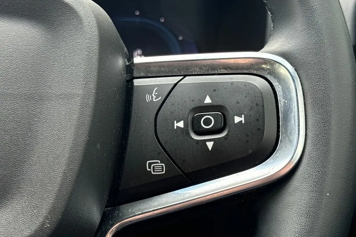 2022-volvo-xc40-e-twin-recharge-plus-big-11
