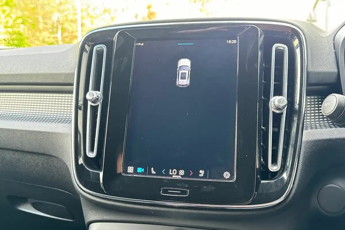 2022-volvo-xc40-e-twin-recharge-plus-big-15
