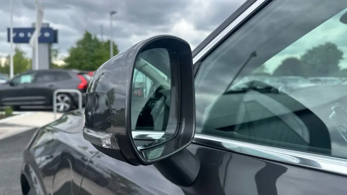 2024-volvo-xc90-20-t8-ultimate-dark-big-17