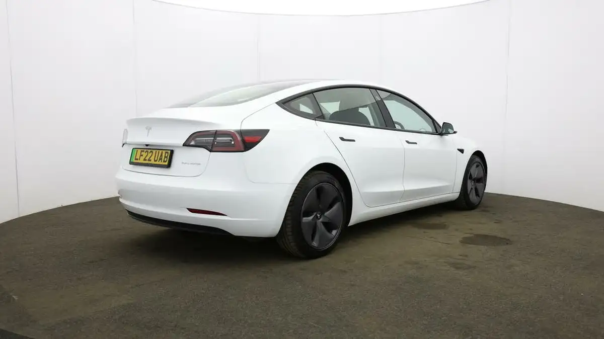 2022-tesla-model-3-e-long-range-big-58