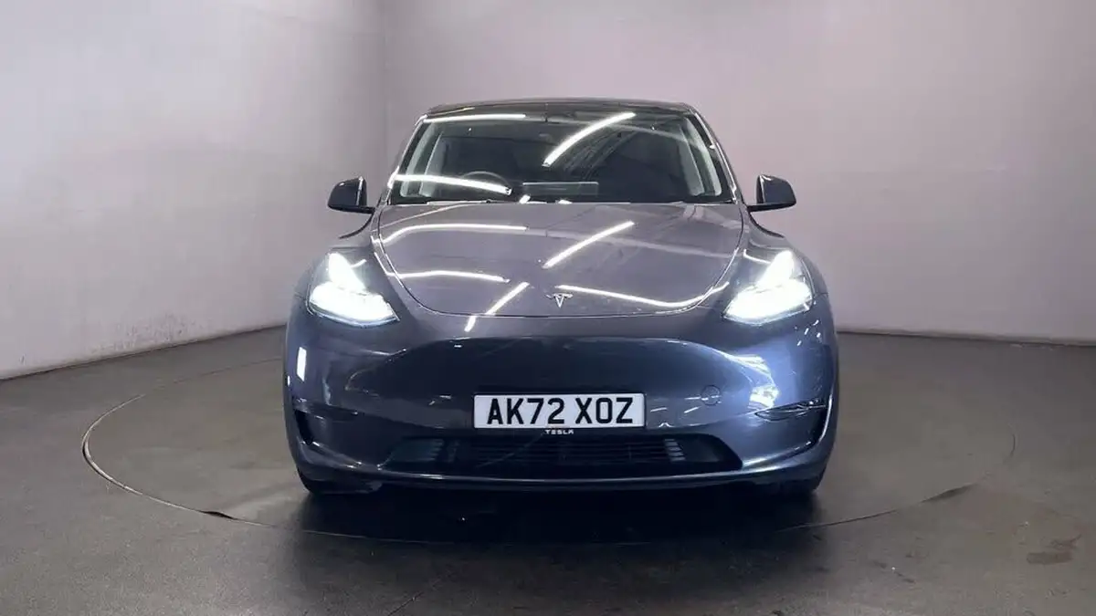 2022-tesla-model-y-e-long-range-big-2