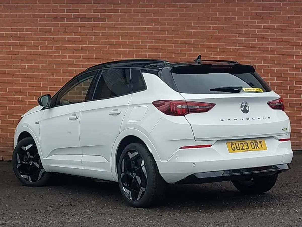 2023-vauxhall-grandland-16-gse-big-1