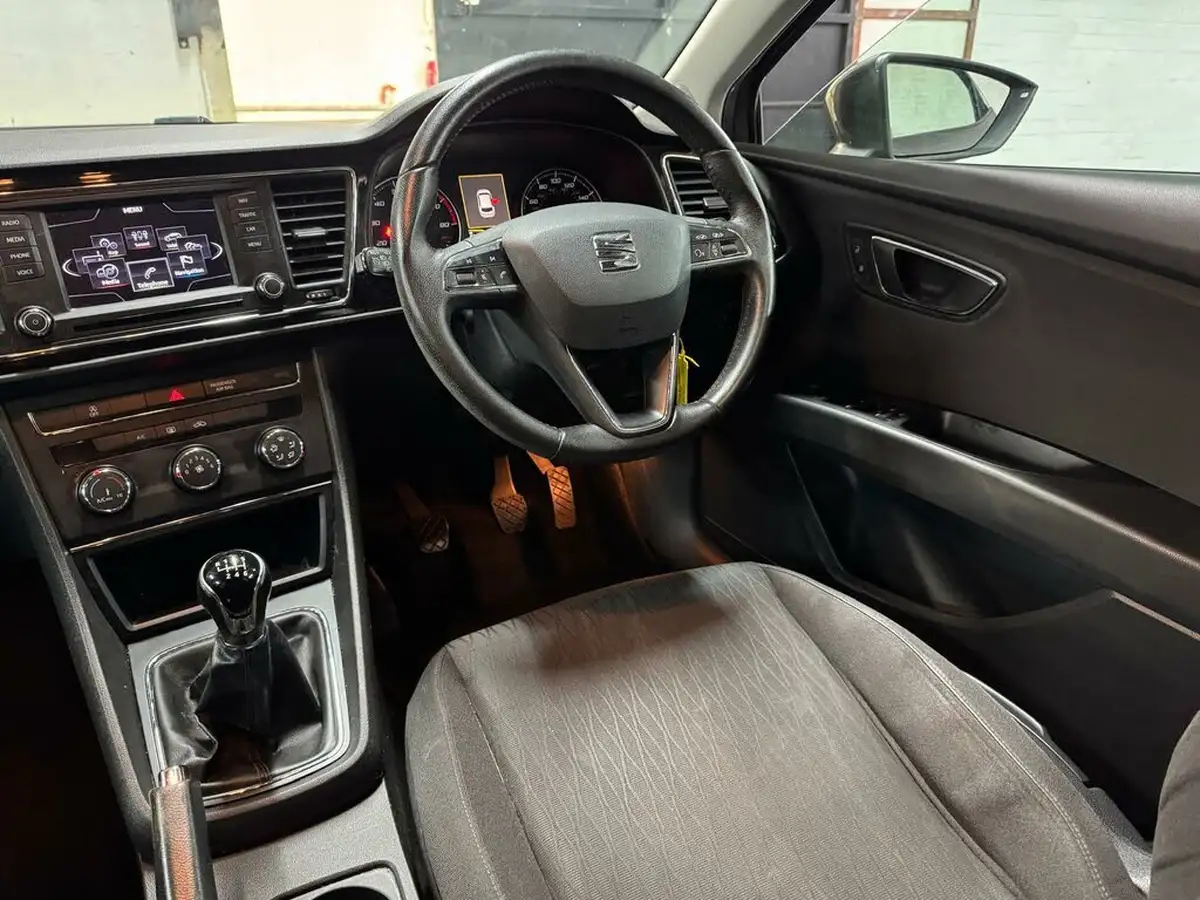 2015-seat-leon-14-se-tech-pack-hatchback-5d-1395cc-big-38
