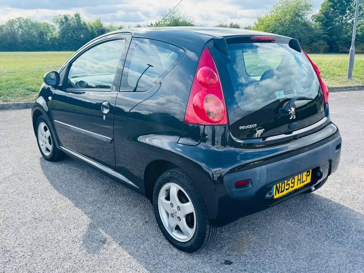 2009-peugeot-107-10-verve-3d-big-16